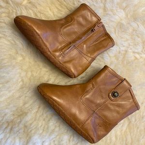 Frye Infant Unisex Melissa Button Booties NWOT